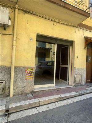 Foto Commerciale buono/abitabile Centro Storico