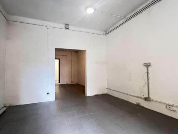 Foto Commerciale in affitto a Livorno