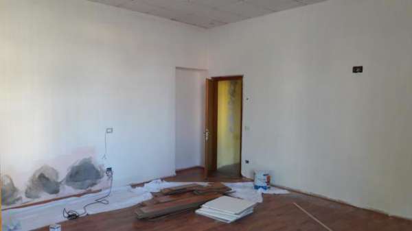 Foto Commerciale in affitto a Lucca