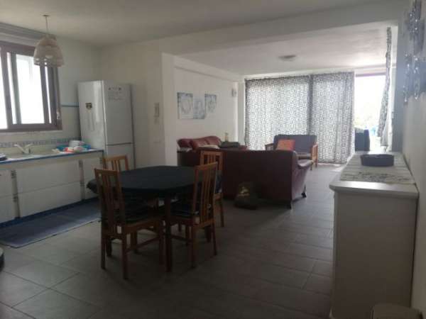 Foto Comoda e ampia casa a Cefal