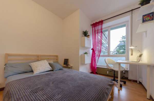 Foto Comoda stanza matrimoniale uso singola con utenze, spese e servizi inclusi