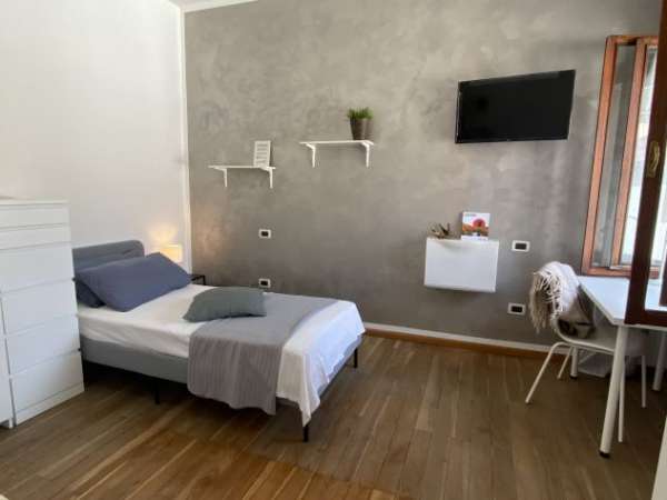 Foto Comodo posto letto con utenze, spese e servizi inclusi