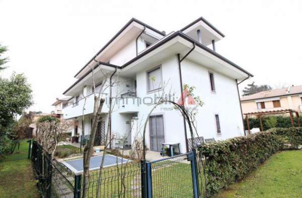 Foto Concorezzo - 3 locali con box doppio