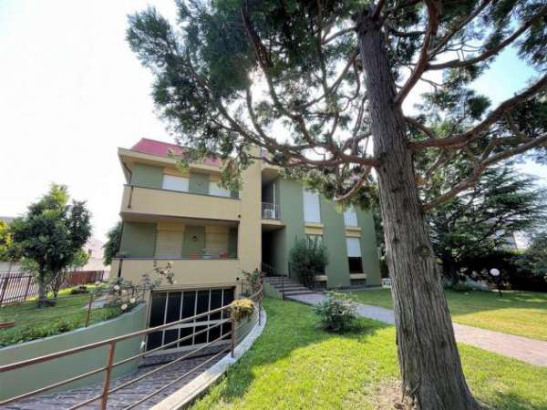 Foto CONCOREZZO APPARTAMENTO QUATTRO LOCALI NON ARREDATO