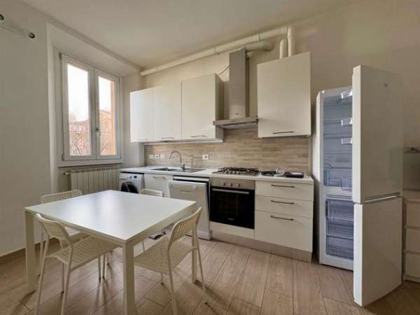 Foto CONCOREZZO OTTIMO 3 LOCALI COMPLETAMENTE ARREDATO