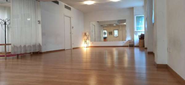 Foto condivisione sala per corsi e seminari discipline olistiche