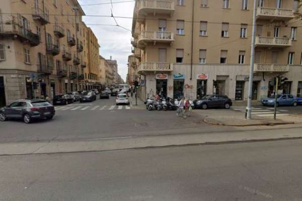 Foto CORSO LUIGI EINAUDI QUADRILOCALE RISTRUTTURATO IN STABILE DECOROSO