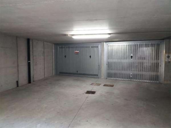 Foto CUR4 - CURNO CENTRO - BOX E POSTO AUTO