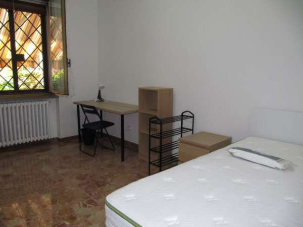 Foto DAL 1 SETTEMBRE 25 SINGOLA MQ. 13 A MATRICOLA Q.RE SARAGOZZA LATO GIARDINO
