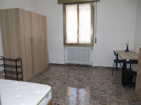 Foto DAL 1 SETTEMBRE SINGOLA A STUDENTESSA MATRICOLA Q.RE SARAGOZZA ZONA SEMICENTRO