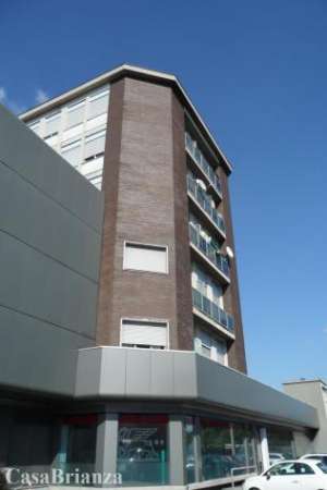 Foto Desio zona San Giorgio, monolocale arredato, posto auto