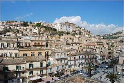 Foto Direzionale - Oltre 4 locali a MODICA BASSA, Modica