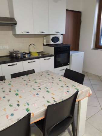 Foto DISPONIBILE DA OTTOBRE 1 POSTO IN CAMERA DOPPIA PER STUDENTESSE