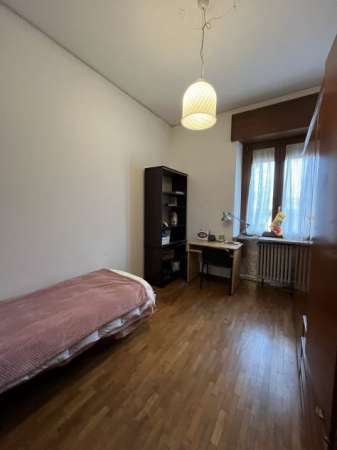 Foto Disponibile dal 1 aprile stanza singola per studentesse zona Borgo Roma