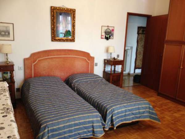 Foto doppia per studentesse Mestre zona residenziale