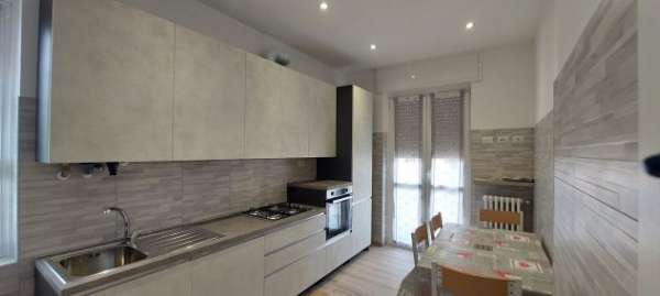 Foto DUE LOCALI ARREDATI PIU' CUCINA ABITABILE BAGNO