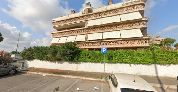 Foto EUR PAPILLO BILOCALE CON TERRAZZO E POSTO AUTO