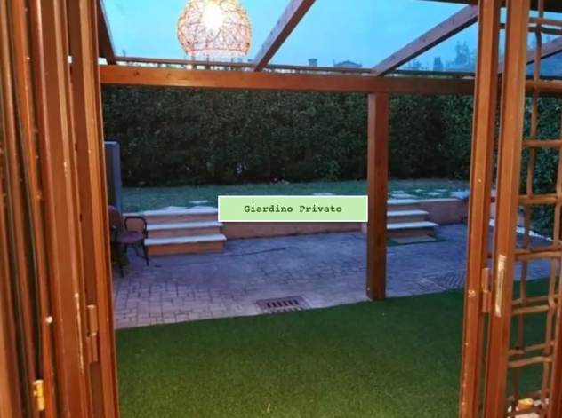 Foto EUR VALLERANO BILOCALE CON GIARDINO PRIVATO E 2 POSTI AUTO SCOPERTI.