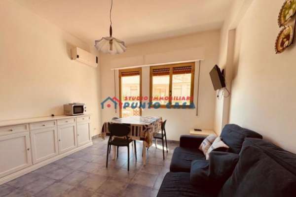 Foto FAVIGNANA - Zona centro - Bilocale arredato in residence  50 mq ca. Buone condizioni, posizione centrale. Euro 1.200 CL GI