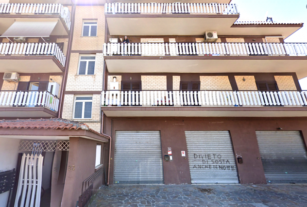 Foto FINOCCHIO | LOCALE C/1 DI 70 MQ | CORTE PRIVATA