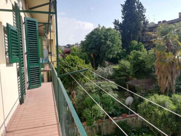 Foto Firenze: camera doppia per studentesse libera dal 1 agosto 2025