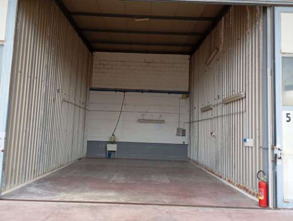 Foto Fittasi box pi piazzale