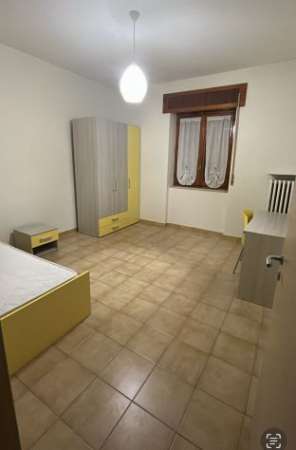 Foto Fittasi camera singola a Potenza