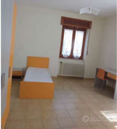 Foto Fittasi due stanze singole a studentesse/lavoratrici