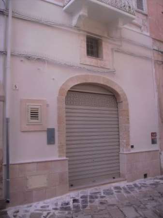 Foto Fittasi in Fasano locale multiuso in palazzetto storico