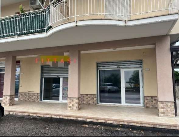 Foto Fittasi Negozio