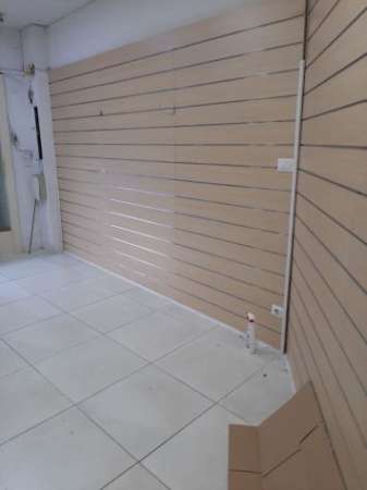 Foto fittasi negozio fronte strada via detta pacifico, napoli, quasi su via epomeo.