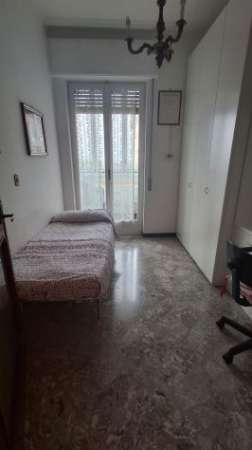 Foto Fittasi stanza singola studentessa Bari Japigia