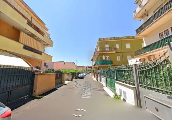 Foto FIUMICINO BILOCALE CON  GIARDINO PRIVATO.