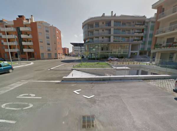 Foto FIUMICINO MONOLOCALE ARREDATO CON POSTO AUTO