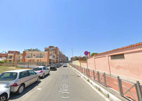 Foto FIUMICINO QUADRILOCALE ARREDATO CON BALCONE