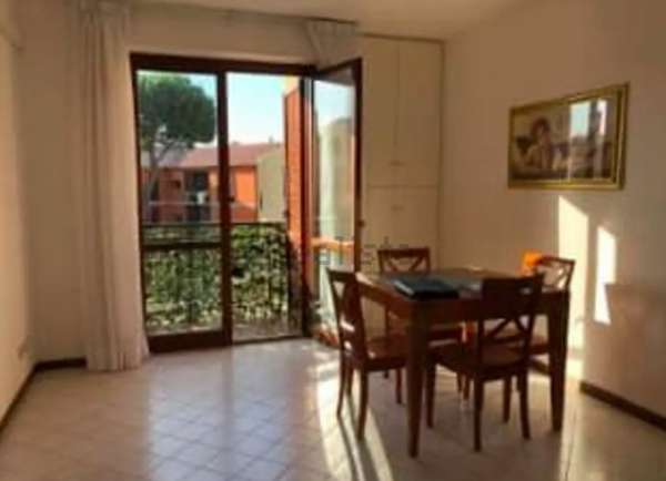 Foto FRASCATI TRILOCALE ARREDATO CON DOPPI SERVIZI