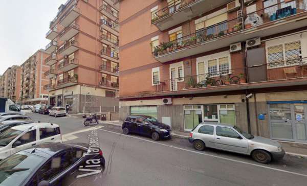Foto Garage - Posto auto in affitto a Roma