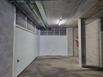 Foto Garage / Posto auto in Affitto, 1 Locale, 56 mq (ROMA VILLA SPAD