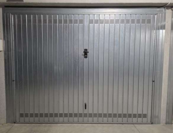 Foto Garage grande in complesso nuovo