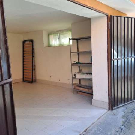 Foto garage in affitto