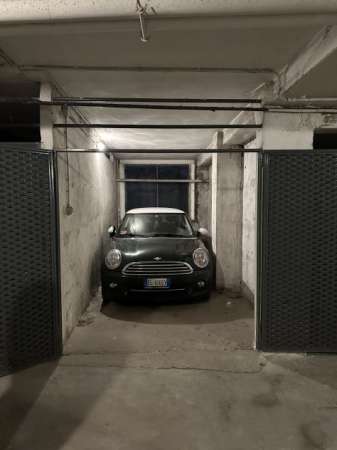 Foto Garage per piccola auto Mantova centro