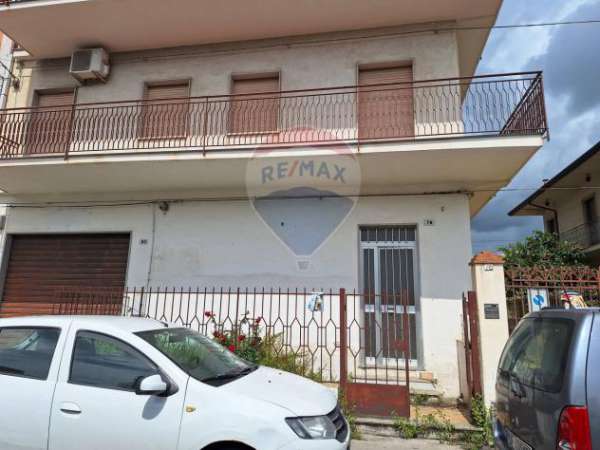 Foto Garage/Box in affitto a Fiumefreddo di Sicilia
