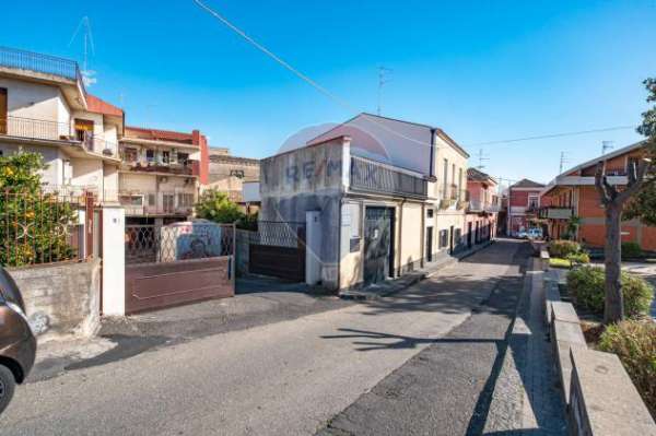 Foto Garage/Box in affitto a Viagrande