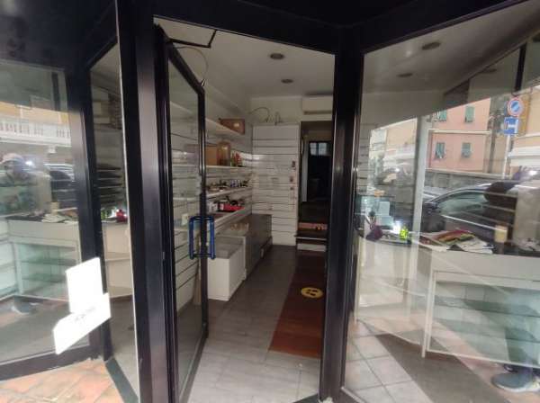 Foto Genova Albaro � in via Pisa adiacenze Viale Gambaro, affitto locale commerciale