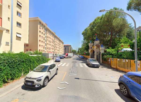 Foto GIULIO AGRICOLA STANZA SINGOLA ARREDATA BEN COLLEGATA