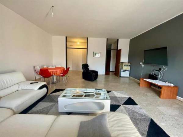 Foto gll1000 - grande trilocale arredato, spese condominali e riscaldamento incluse