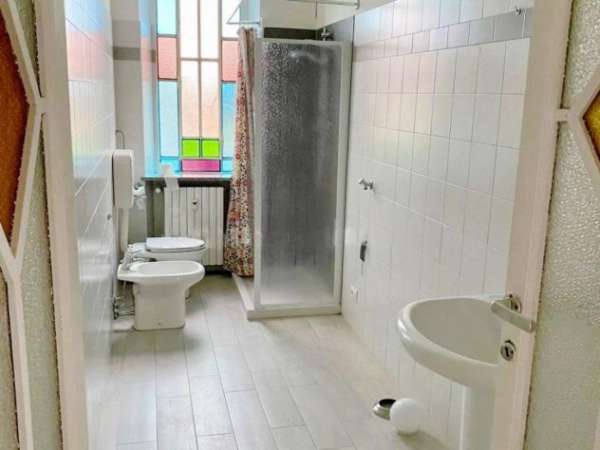 Foto Grande appartamento di quattro locali in zona Mortara