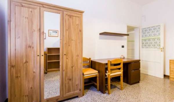 Foto Grandissima singola vicino ai Giardini Margherita