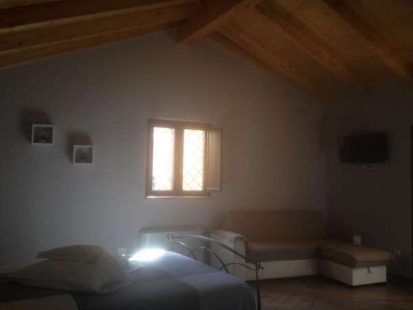 Foto Graziosissima Camera Indipendente A Nicolosi,anche ad Ore e/o Giornlamente