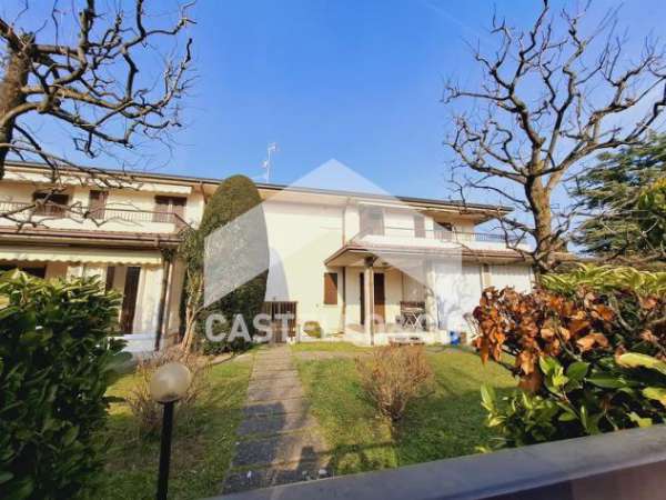 Foto Grazioso bilocale balcone e box doppio